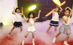 娱乐吃瓜酱麻袋舞,吃瓜群众纷纷跟风模仿