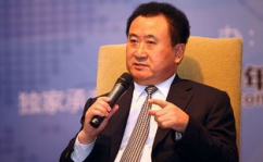 娱乐吃瓜酱王健林,从商业巨头到娱乐吃瓜酱王，揭秘他的跨界传奇